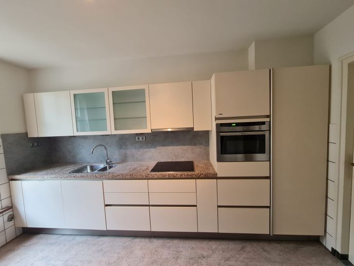 07. Kuchnia SieMatic z kamiennym blatem