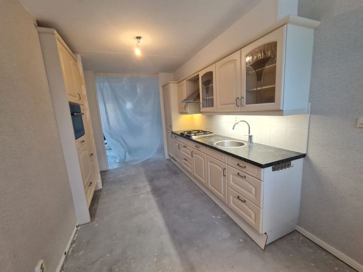 9. Kuchnia bez szafki narożnej z kompletnym AGD