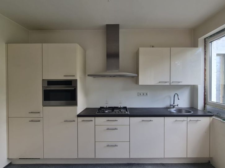 1. Kuchnia na 1 ścianę 350cm + AGD Boretti